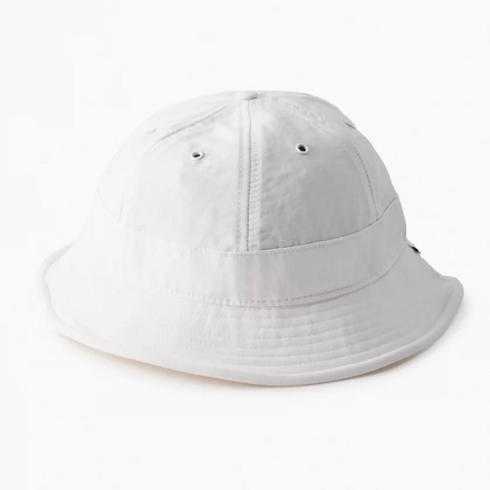 aritzia white bucket hat